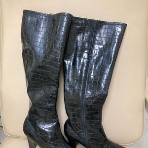 These beautiful Aerosoles 9 half in Black